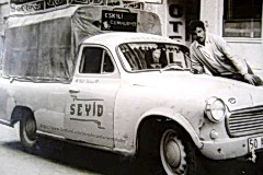 1970_li_yillara_ait_bir_mahalle_dolmusu_